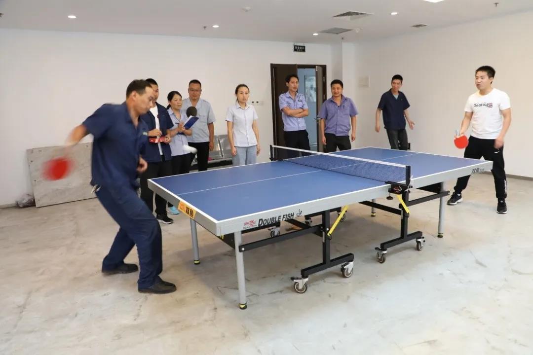 咬定目標不放松 環(huán)境整治再發(fā)力—大西溝礦業(yè)公司開展職工乒乓球比賽活動 咬定目標不放松 環(huán)境整治再發(fā)力—大西溝礦業(yè)公司開展職工乒乓球比賽活動